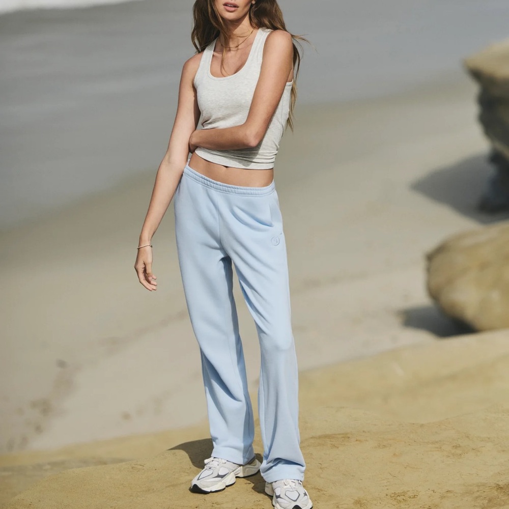 Vuori Womens Sedona straight leg sweatpant